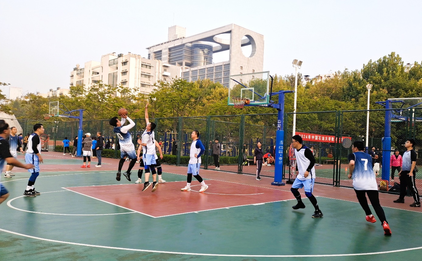 爱游戏在线-球场上绽放的篮球风采迷倒无数球迷的简单介绍