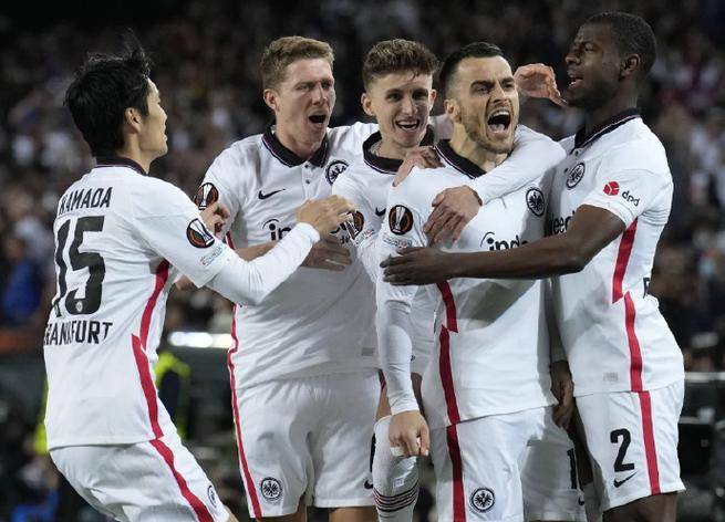 爱游戏在线-沃尔夫斯堡球员实力强劲，赢得多场比赛的简单介绍