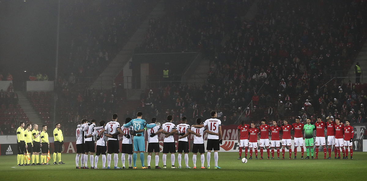 战火燃烧：球场上的对决激情四射，无人能挡的简单介绍