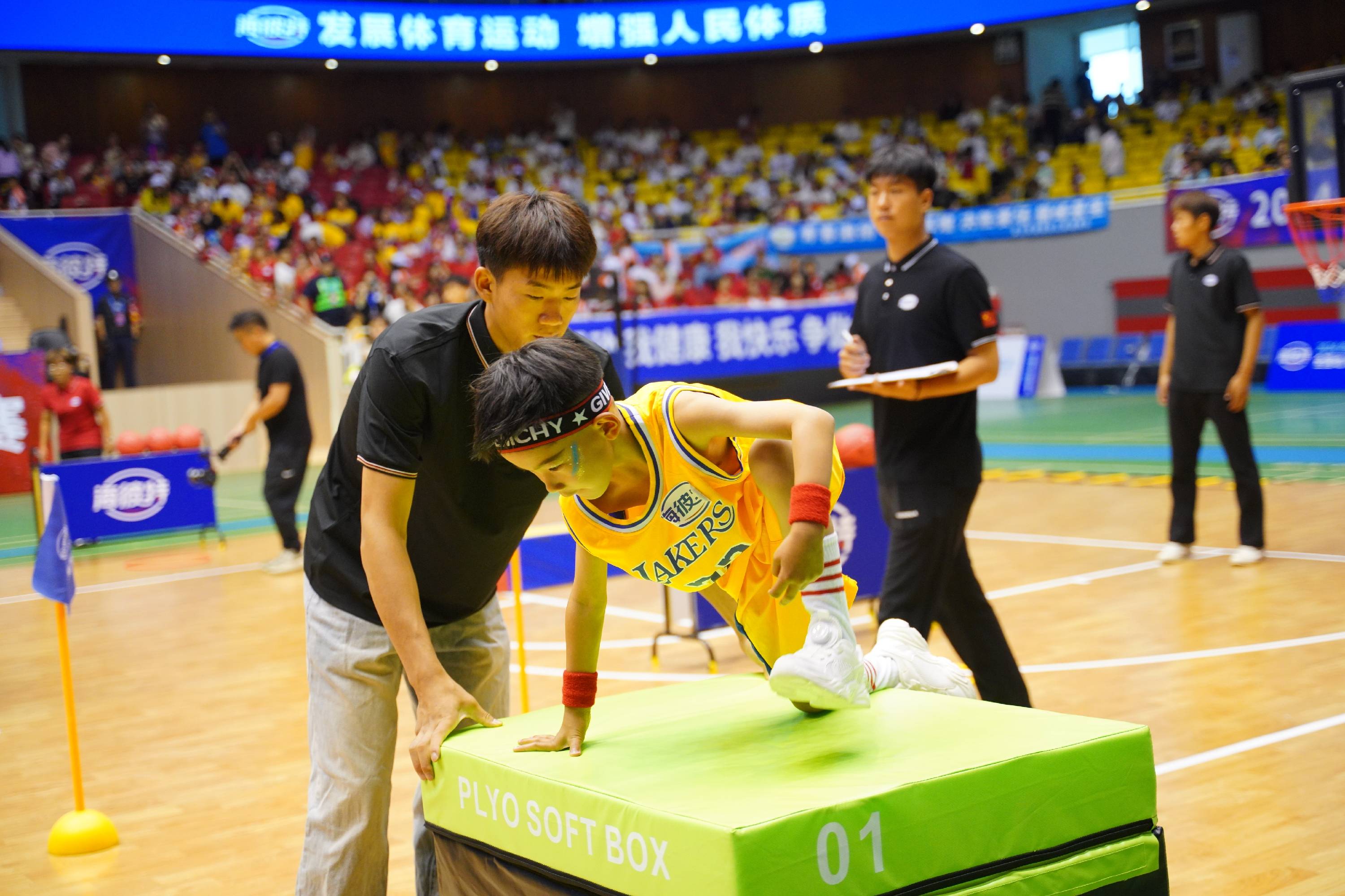 爱游戏入口-比拼现场球员表现尽显实力，赛事结果大家关注的简单介绍