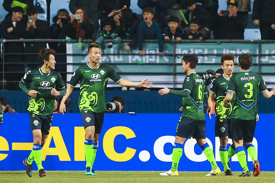 关于大连对阵西悉尼，角逐胜负等待揭晓的信息