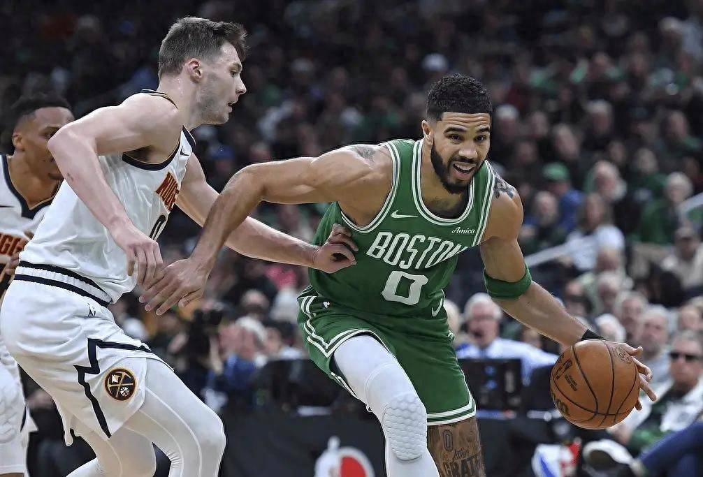 包含绿军球员表现出色，球队逐渐走出颓势展望未来的词条