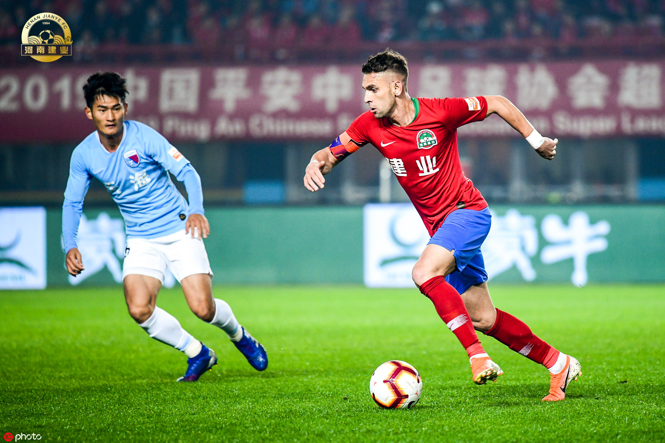 包含广州富力主场-击败河南建业，保持胜利势头的词条