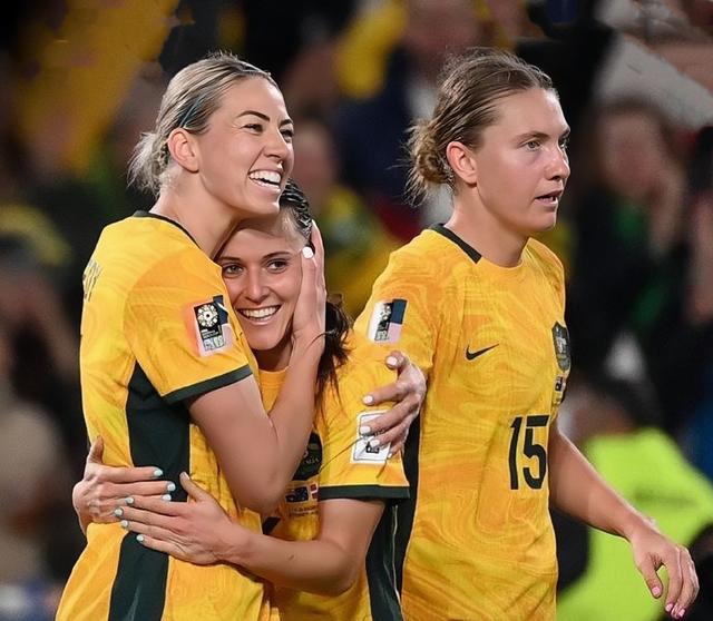 关于欧洲足球盛事展开，球队们全力以赴的信息