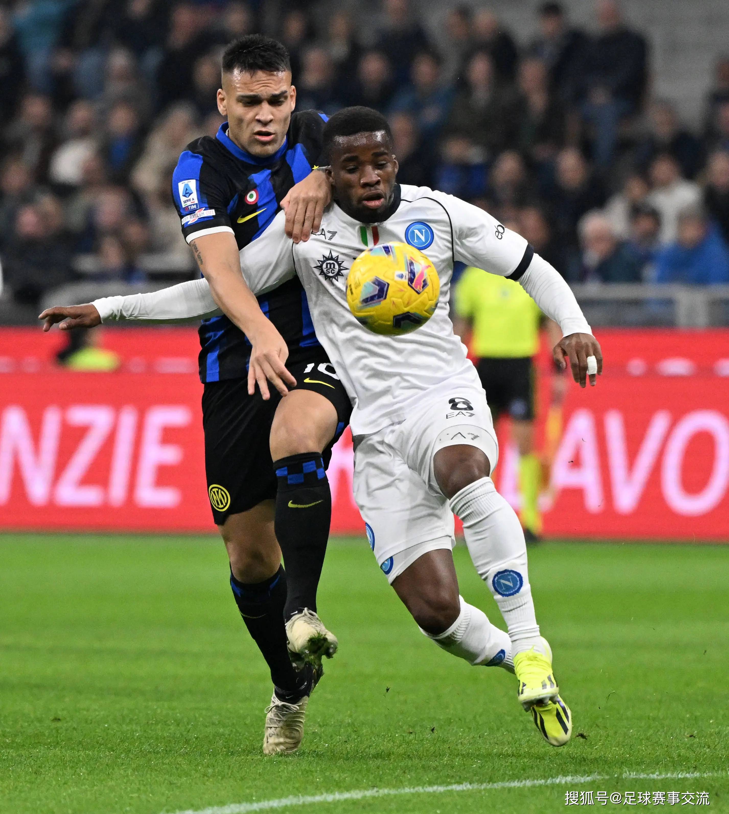 包含埃弗顿客场惨败，球队陷入保级危机的词条