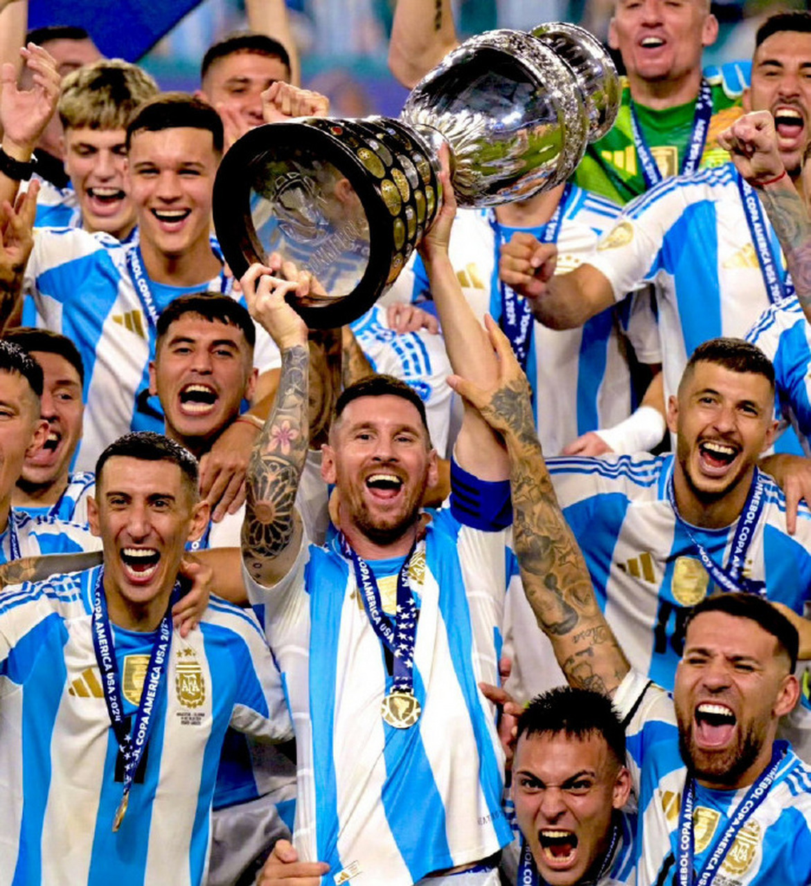 阿根廷队连续赢得两场比赛