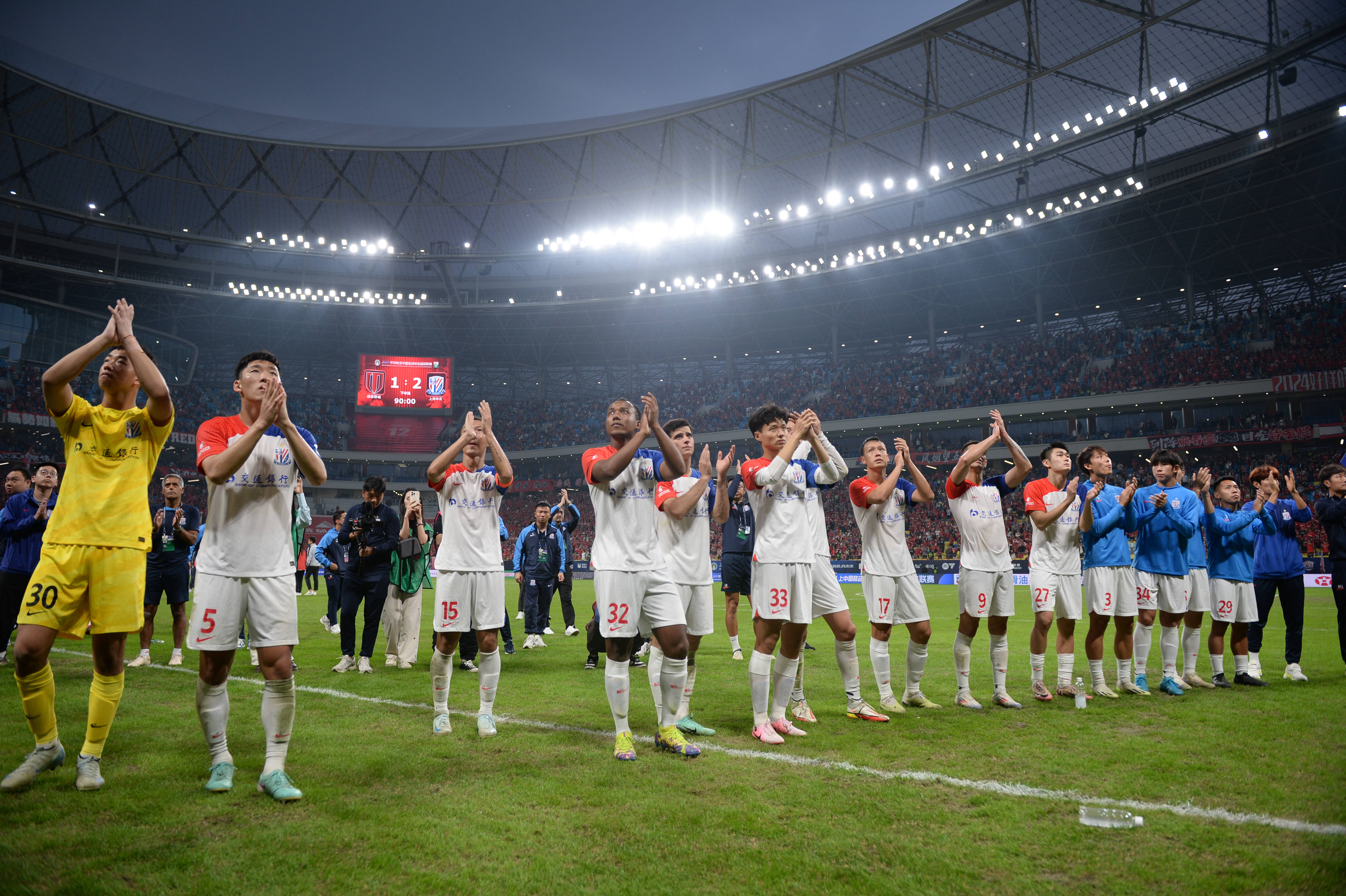 关于上海申花主场失利，球队前景堪忧的信息