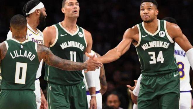 爱游戏下载-关于雄鹿全队表现出色，轻松战胜马刺的信息