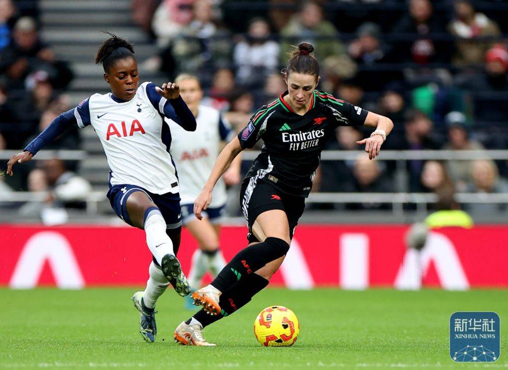 世界女子足球联赛中一场火爆比赛