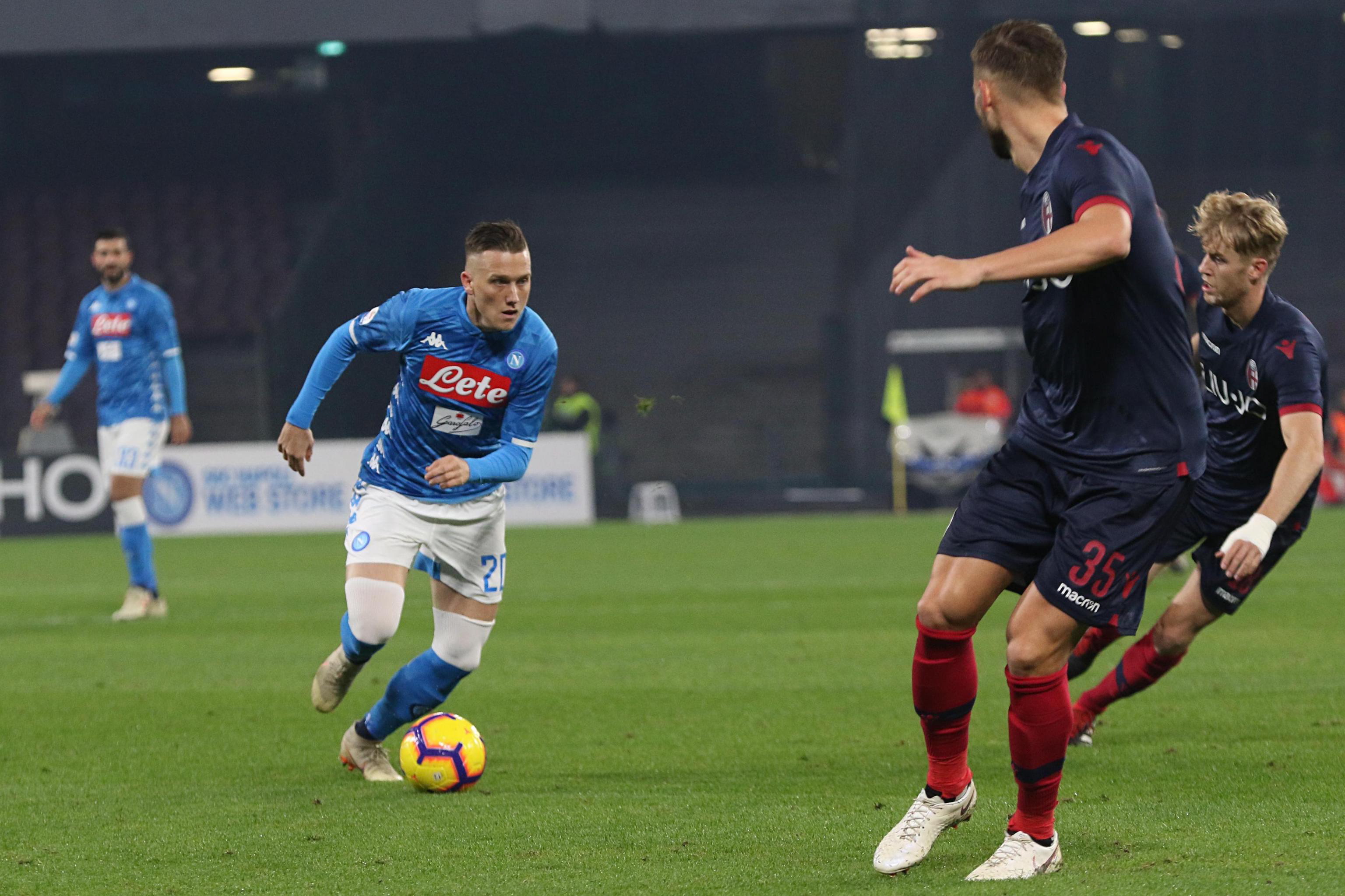 爱游戏tv-意甲球员在赛场上展现出高超技术水平