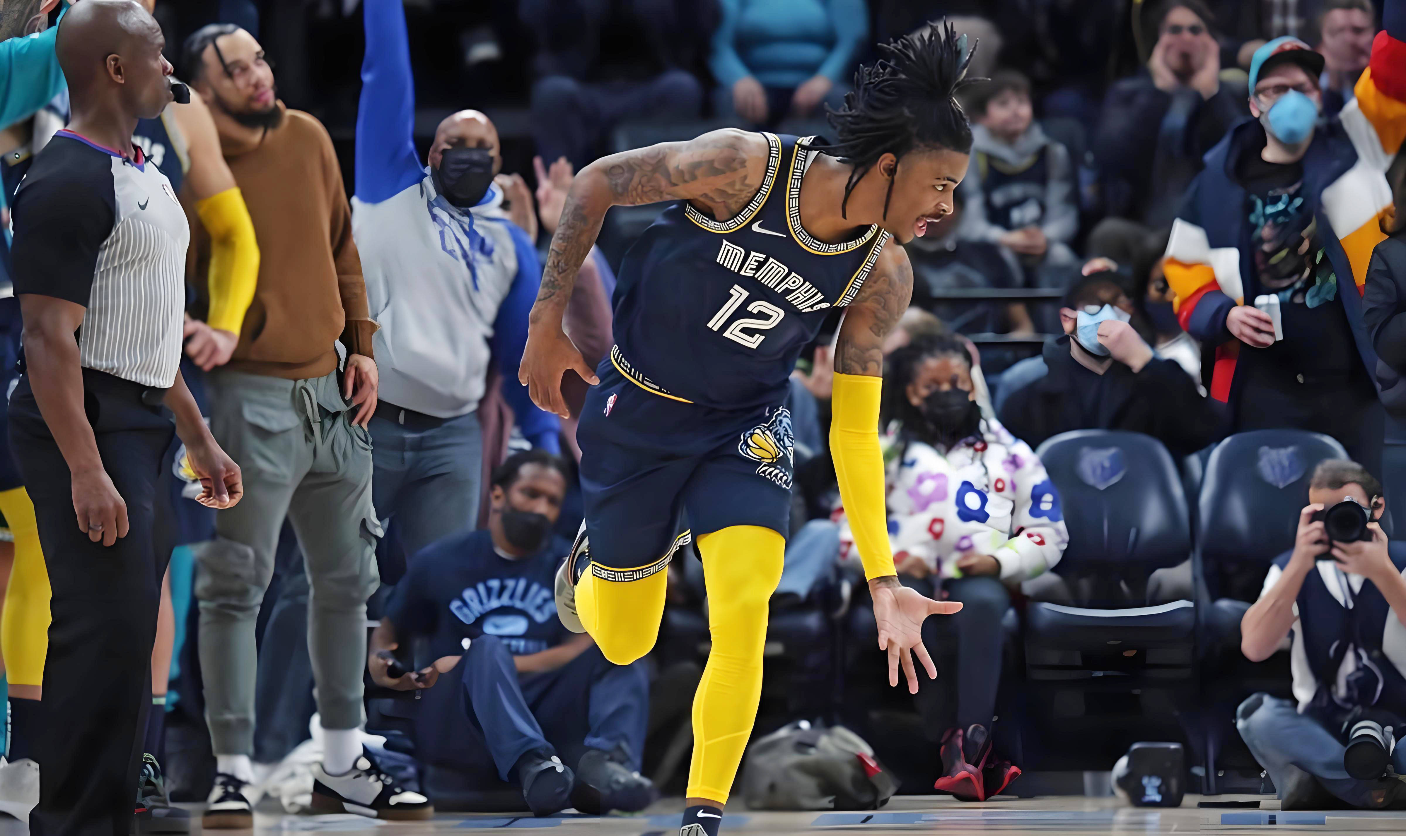 开拓者迎战森林狼，西部强队实力对拼不亦乐乎