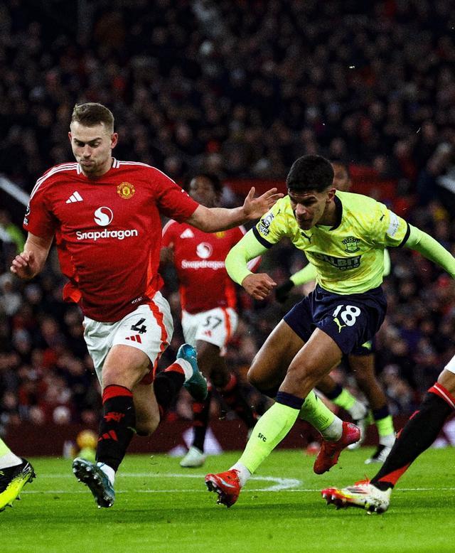 爱游戏官方-曼联击败南安普顿，稳定在英格兰足球联赛前四