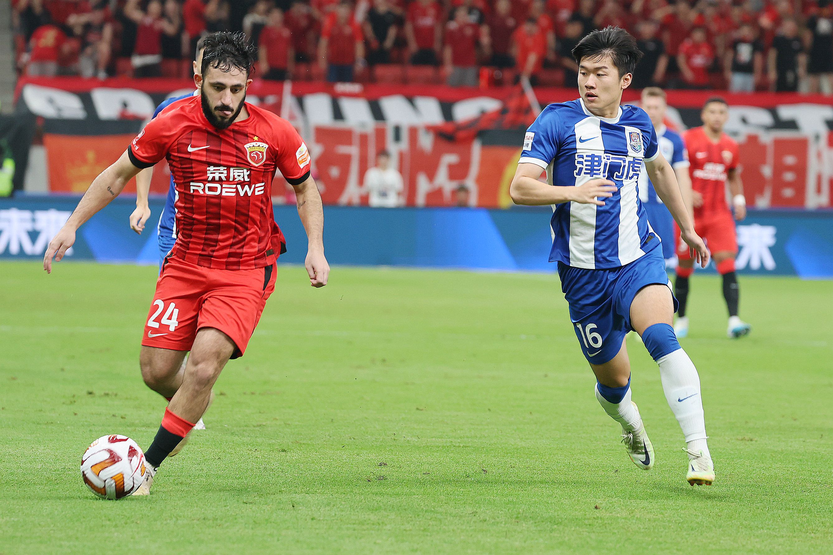 国王队主场力克森林狼队，壮大队伍气势的简单介绍