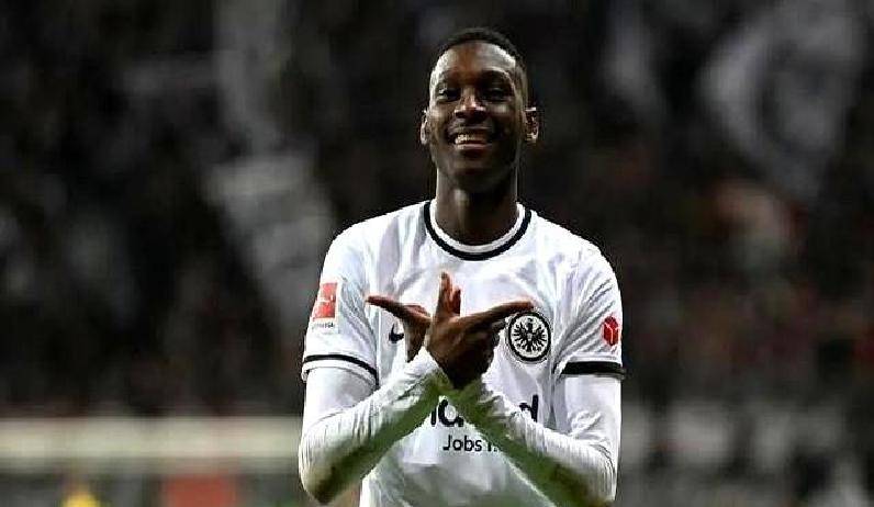 爱游戏在线-法兰克福扩建青训营，助球员提升训练质量！