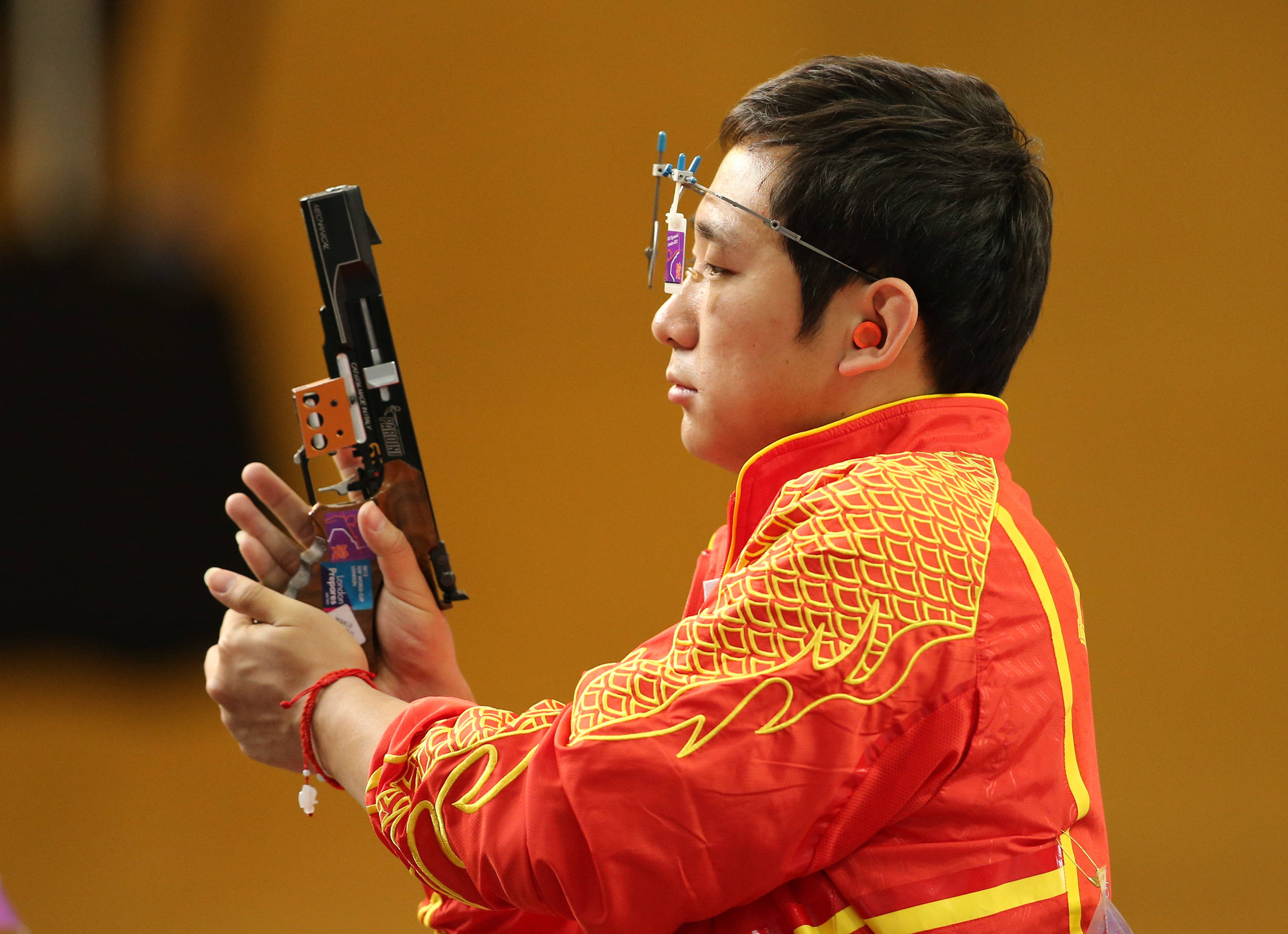 爱游戏娱乐-越南选手打破纪录，成为焦点人物