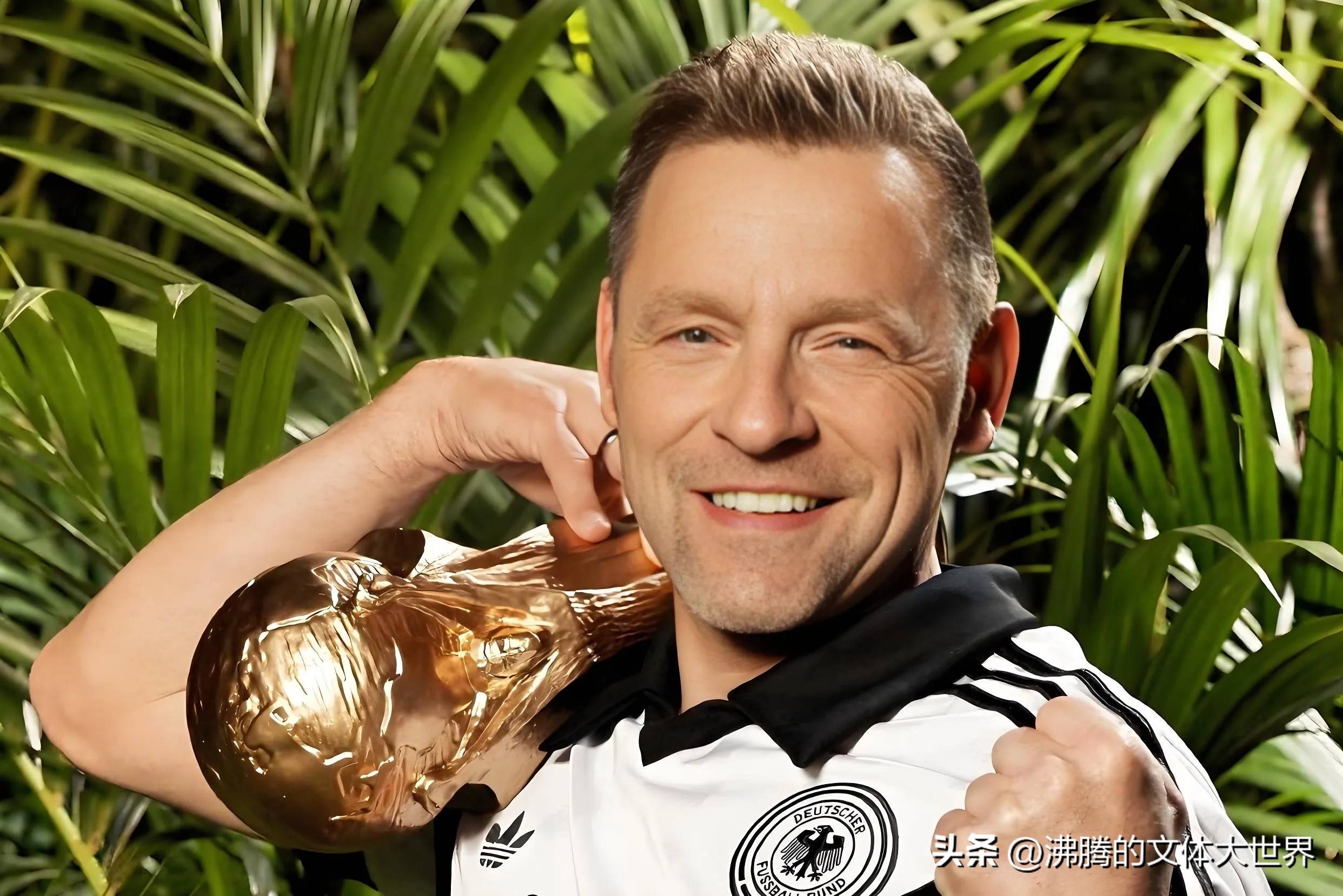 爱游戏官网-足球明星再度亮相，为球队带来胜利的希望