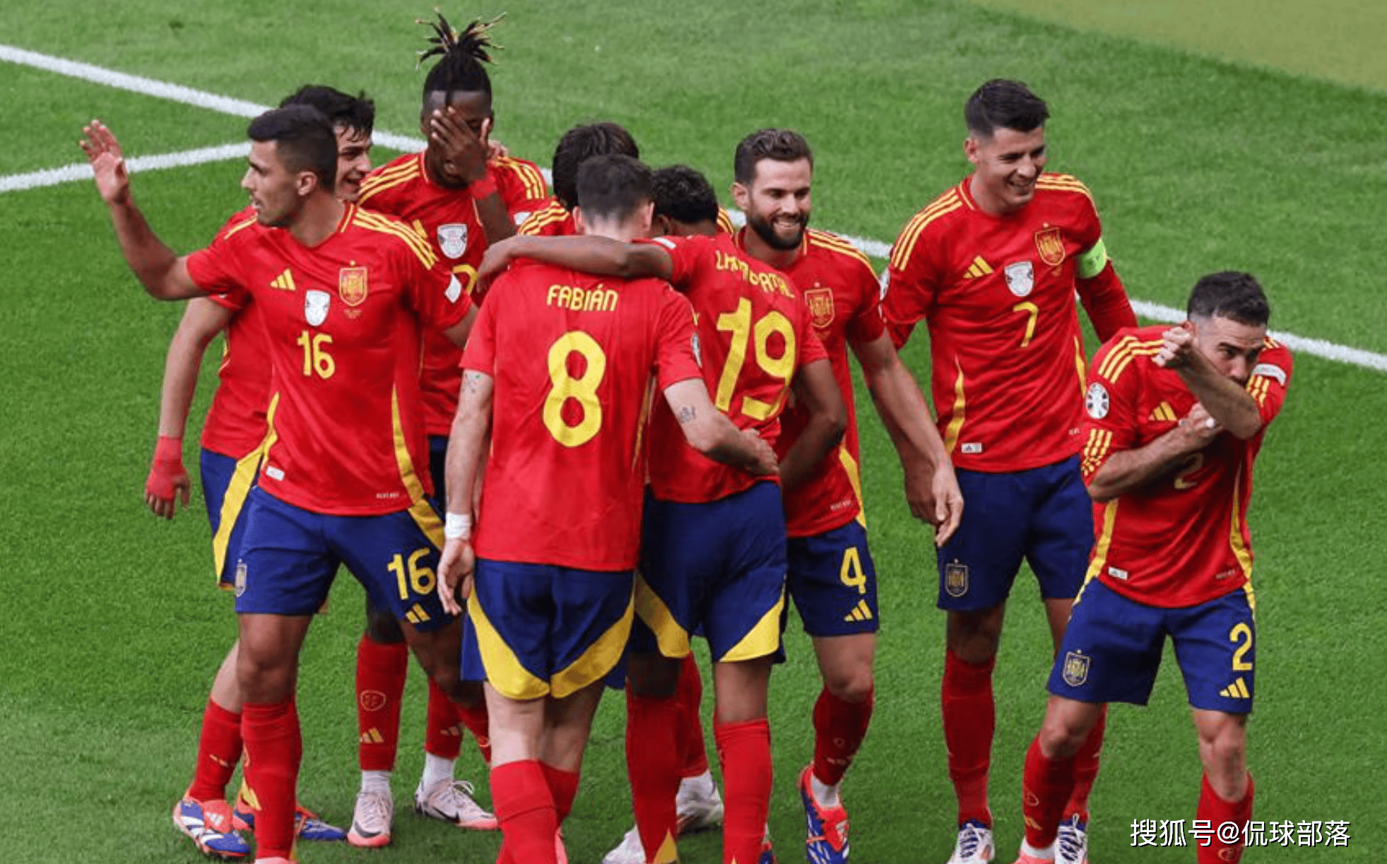 爱游戏体育-欧洲杯预选赛：荷兰惊险战胜乌克兰，提前出线