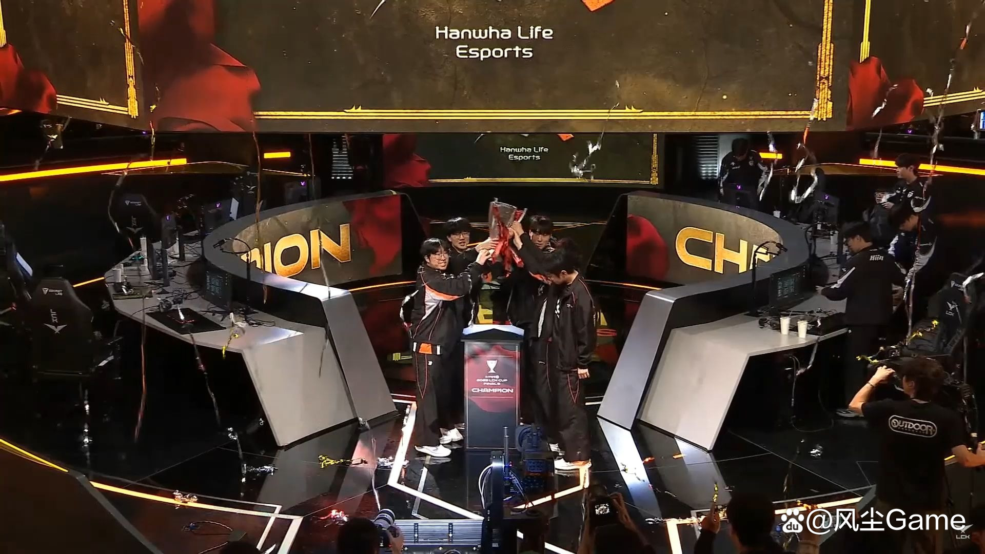 EDG血洗TES，CoreJJ拿下关键大龙强强对话小组赛，让粉丝疯狂欢呼的简单介绍