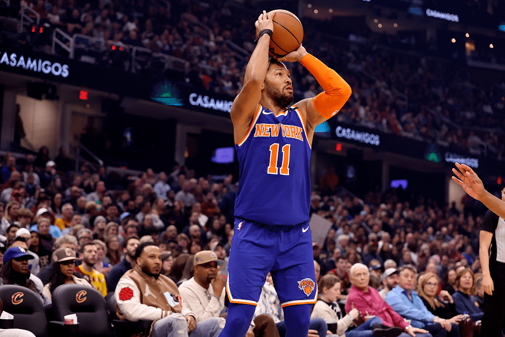 爱游戏tv-尼克斯大胜老鹰，取得季后赛首胜