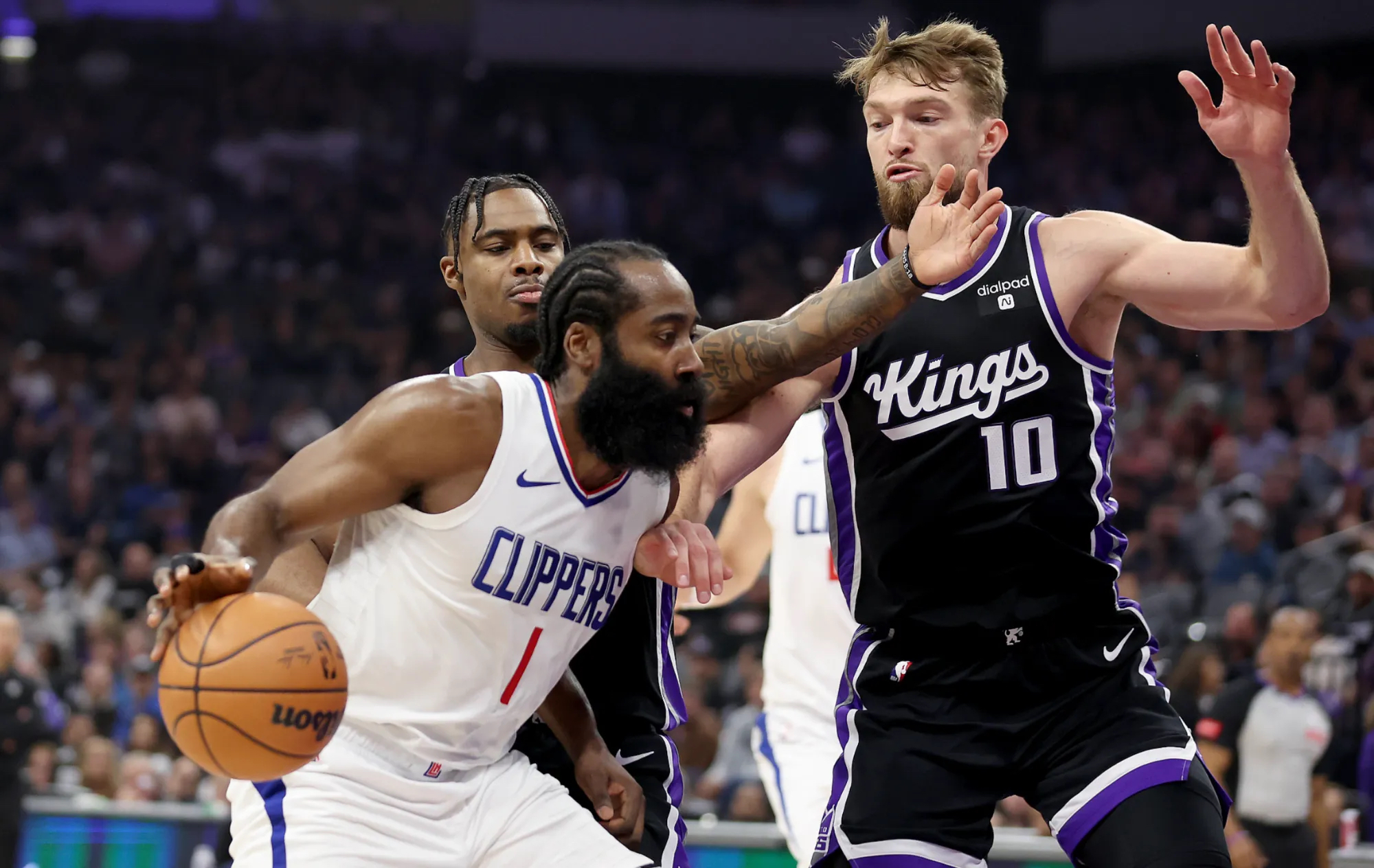 爱游戏在线-快船客场不敌国王，遭遇两连败