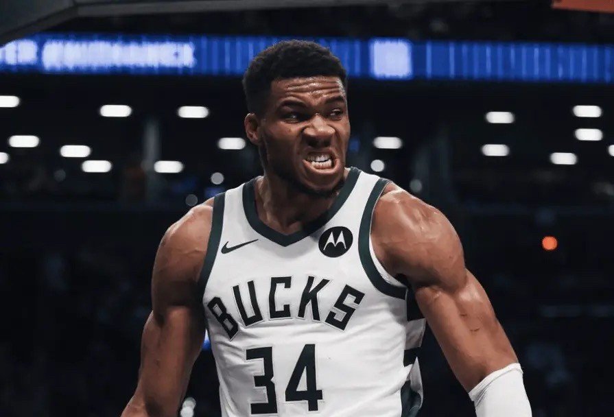 雄鹿逆袭公牛，字母哥单节狂砍17分