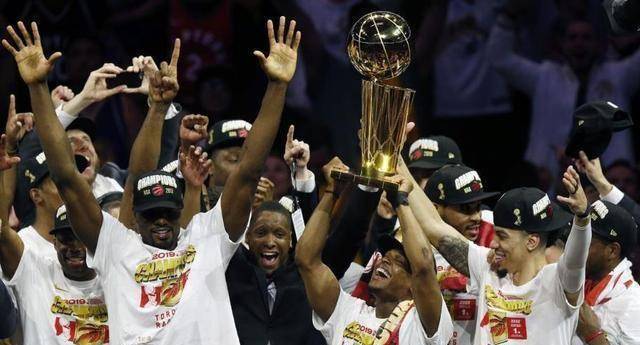 爱游戏官网-猛龙击败骑士：伦纳德梦幻表现引领球队胜利