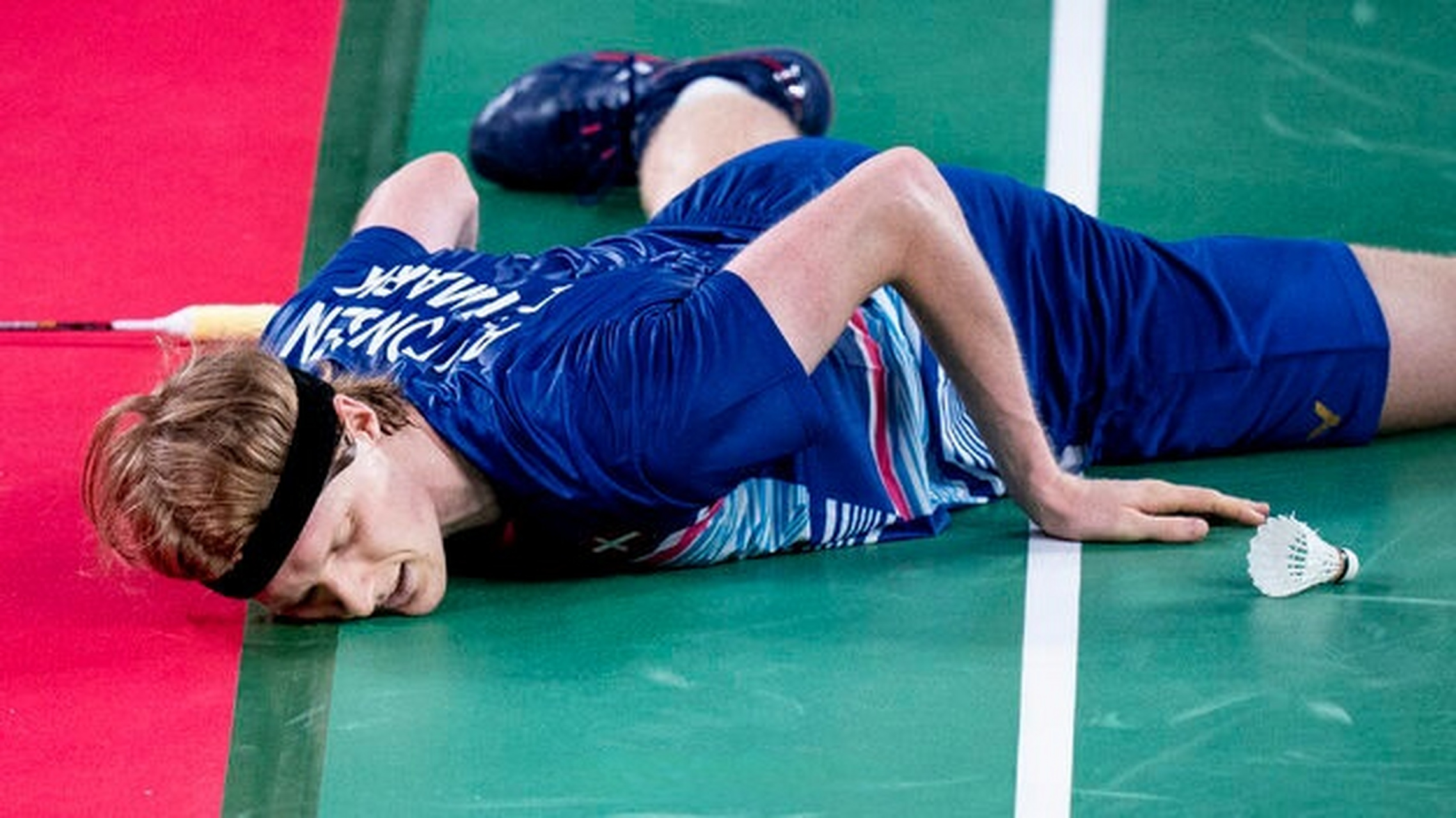 包含韩国队轻取丹麦队，安赛龙统治全场的词条