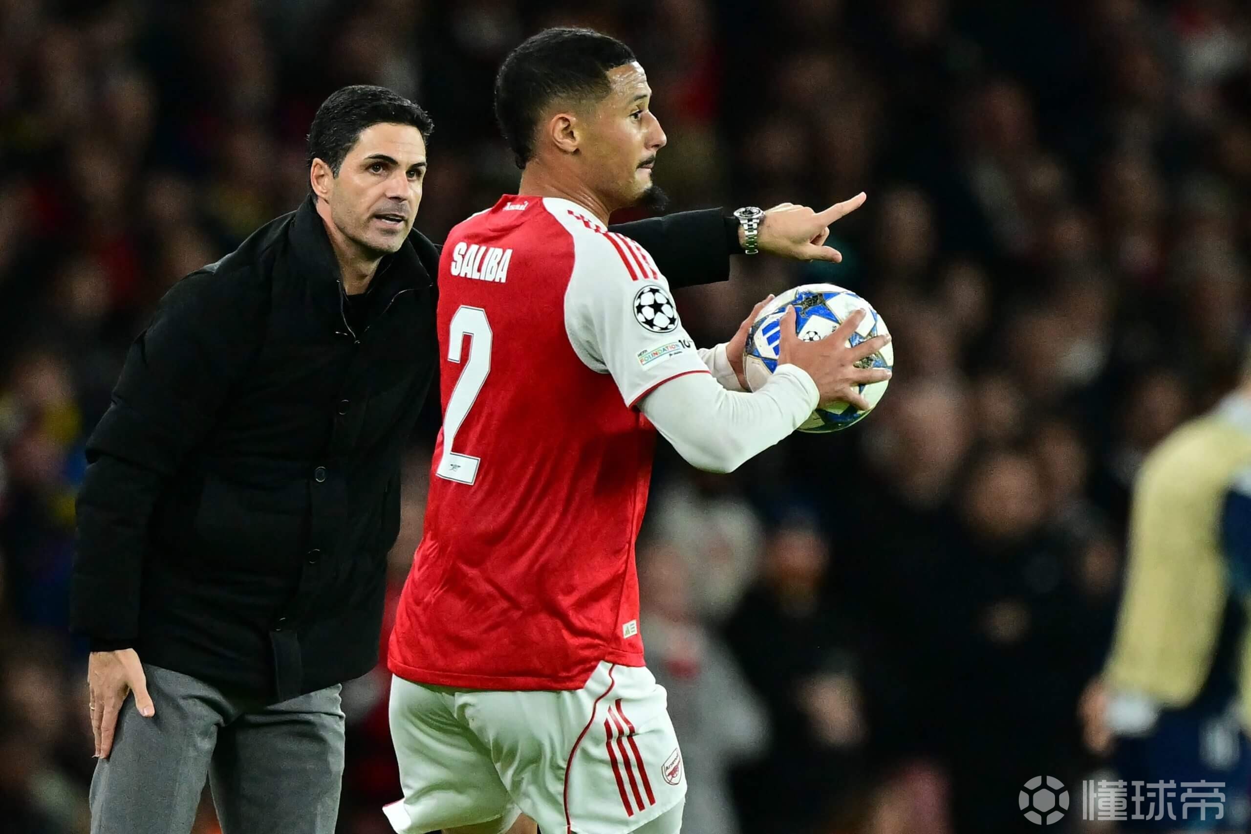 阿森纳完胜马德里竞技，穆勒点燃赛场