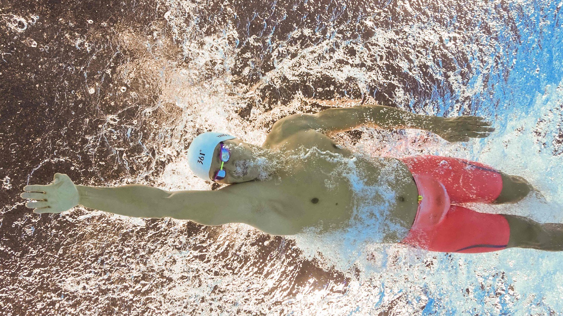 爱游戏tv-胜利基因的双生火焰，从底特律铁壁到欧冠半决赛的孤胆丰碑