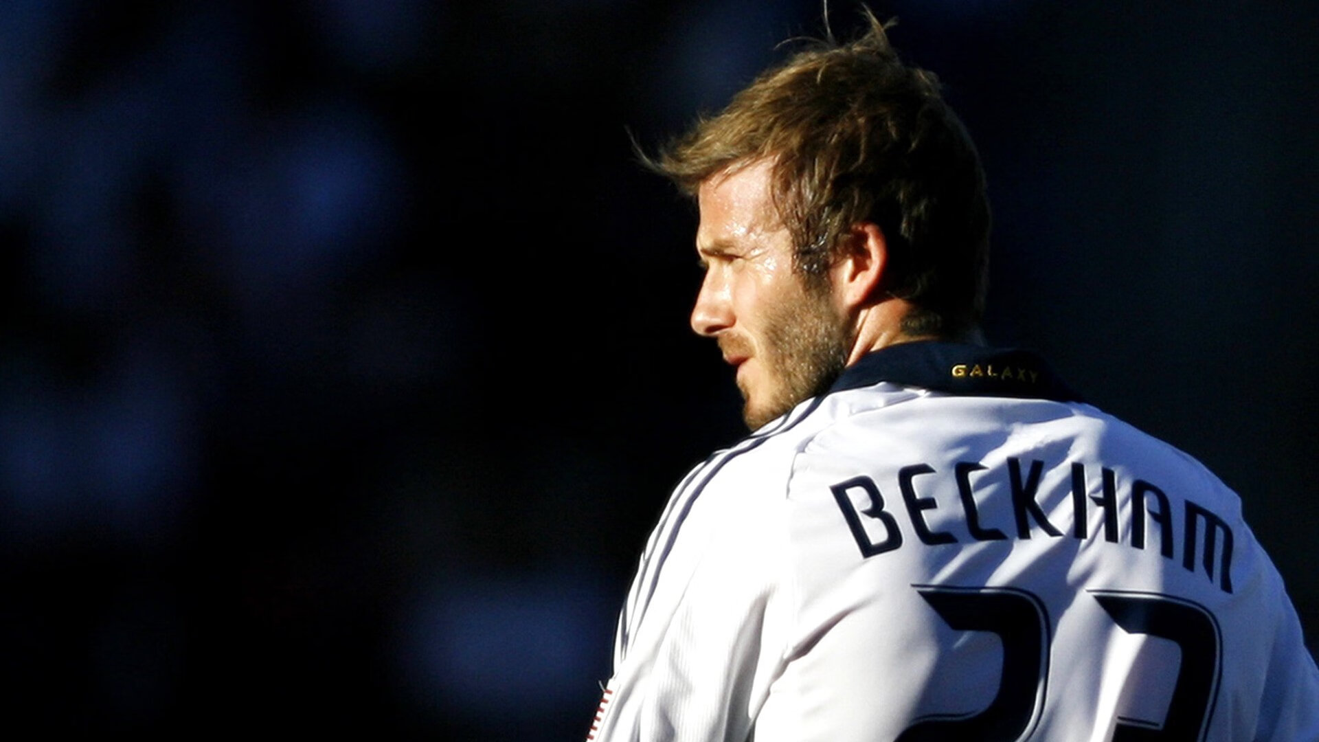 爱游戏官方入口-那夜，他扼住了世界的咽喉，无名之辈到传奇之夜的生死蜕变