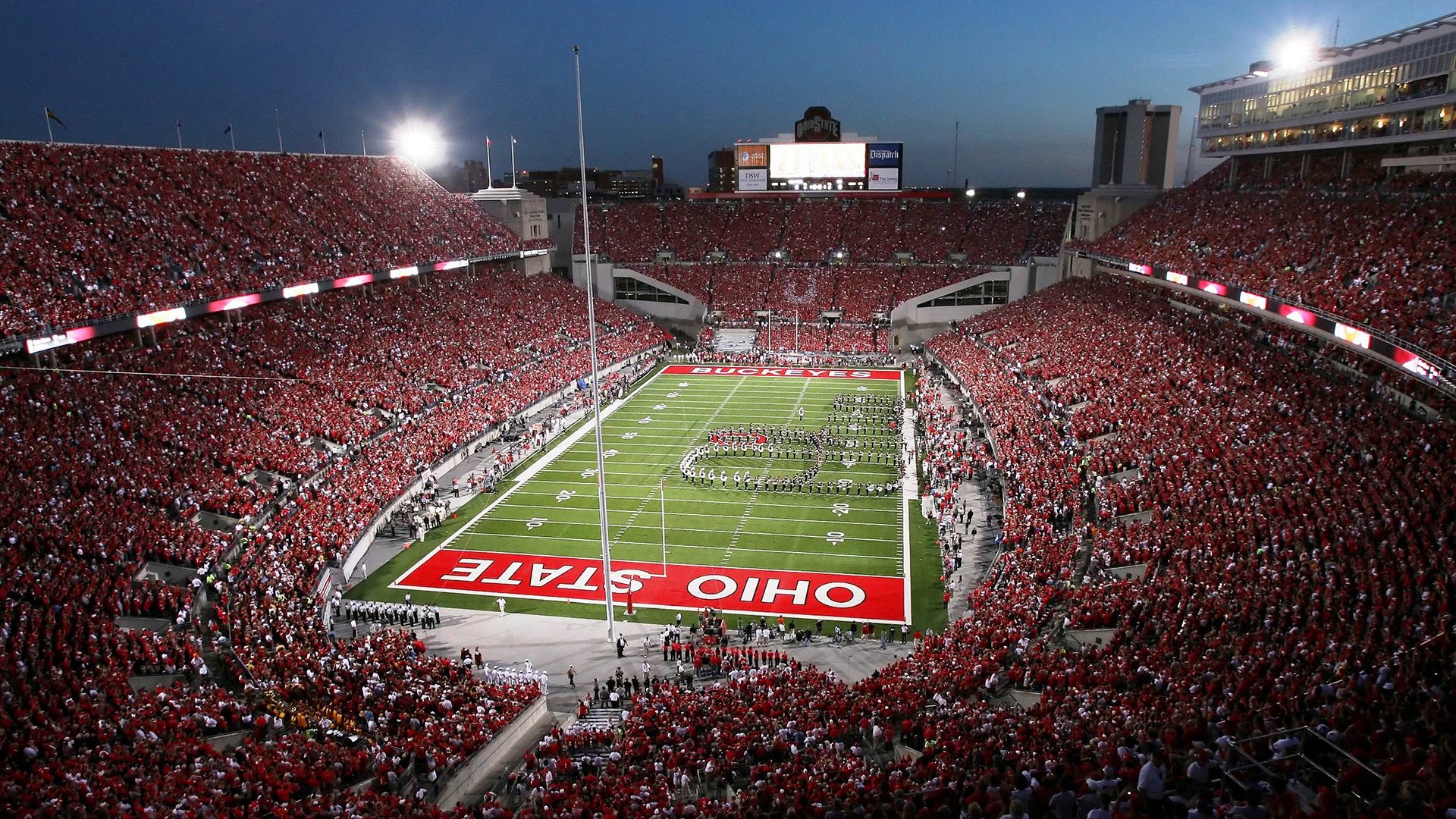 冷门逆袭与王者归来，体育世界的奇妙交点